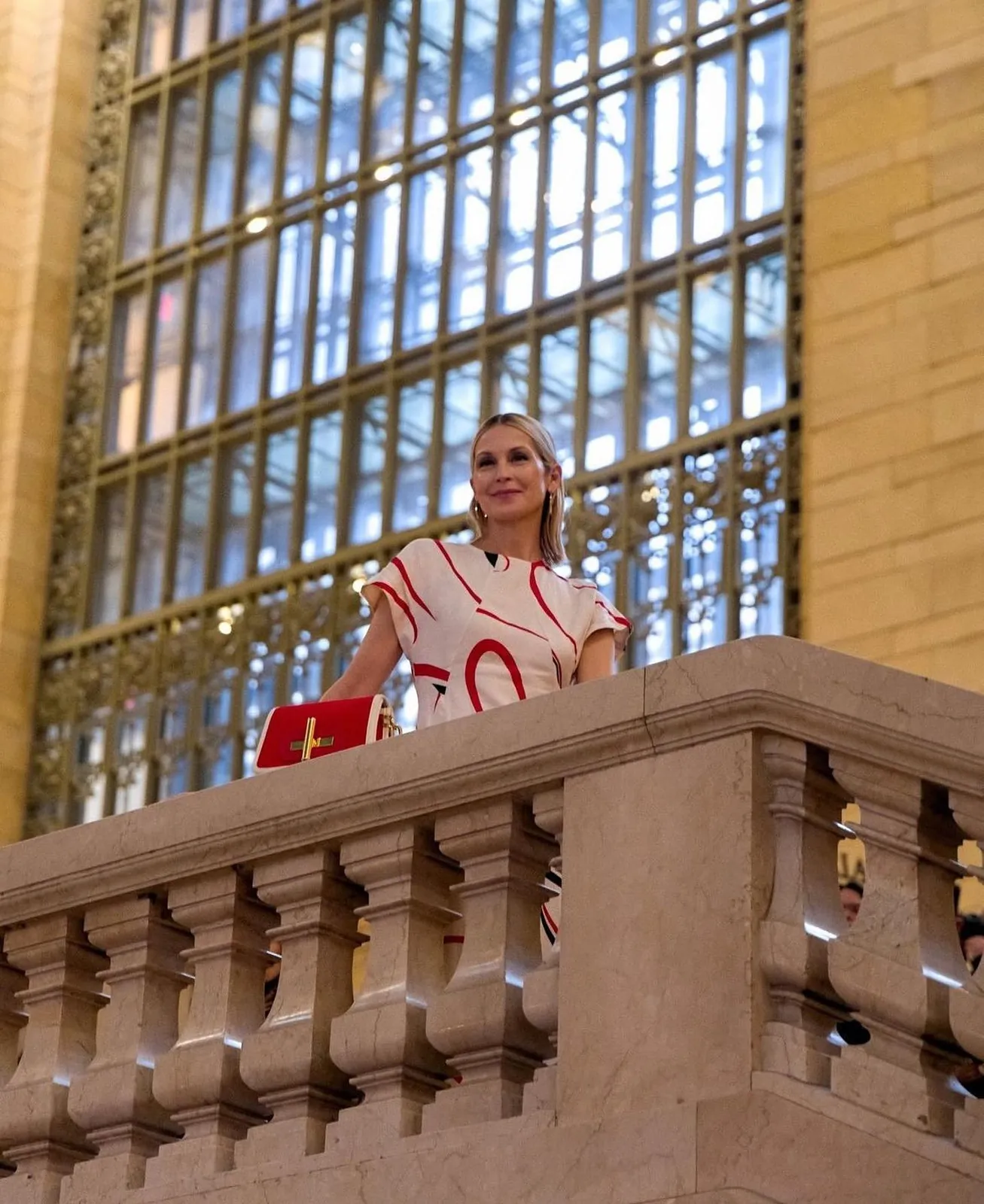 Kelly Rutherford at Grand Central Terminal
